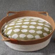 Comfortable Woven Cat Bed for All Seasons - Image 4