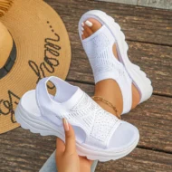 Breathable mesh platform sandals for women - Image 12