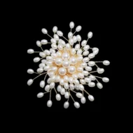 Ladies' High-end Exquisite Handmade Pearl Brooch - Image 5