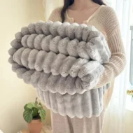 💫2025 Hot Sale🛏️Thickened rabbit plush&milk velvet cover blanket - Image 11