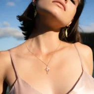 👑✝️Simple Crown & Cross Pendant Choker Necklace - Image 5