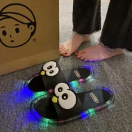 🐧 50% OFF NOW! 💡 LED Cartoon Slippers – Vibrant Light-Up Sole & Cute Penguin Design – Flexible PVC & Easy Slip-On 🏠 - Image 9