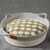 Comfortable Woven Cat Bed for All Seasons - Image 5