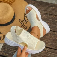 Breathable mesh platform sandals for women - Image 11