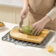 No-Spill Silicone Worktop Saver – Heat-Resistant & Non-Slip Mat for Drip-Free Drying - Image 6